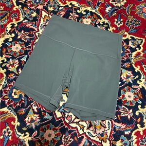 Lululemon ALIGN biker shorts EUC